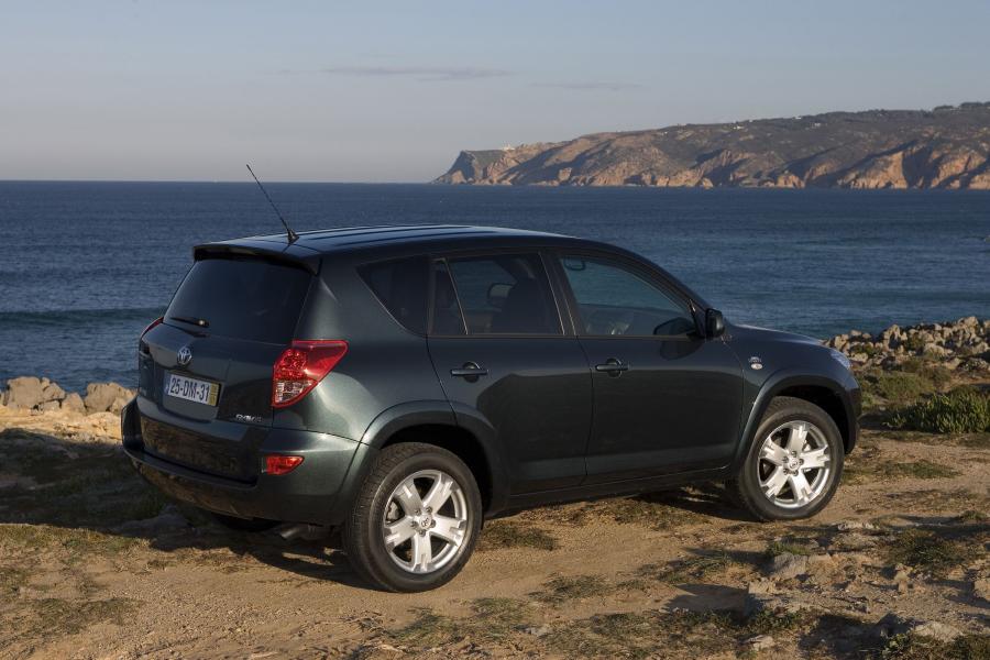  Toyota RAV4 2005 года  (фото 111 из 172)